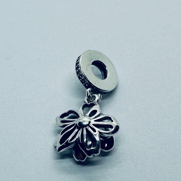 Brand New authentic pandora blossom charm - Picture 5 of 5